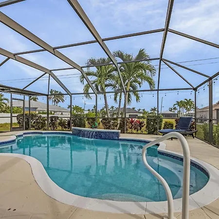 Casa Colada, A Modern 4-Bedroom Cape Coral Retreat